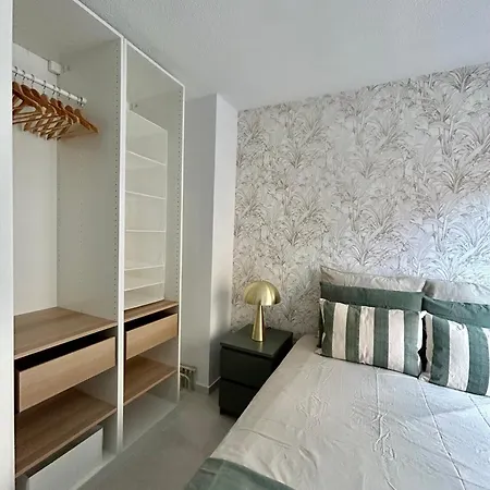 Carre D'or - Private Garage アパート マントン