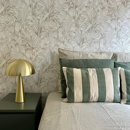 Carre D'or - Private Garage アパート *