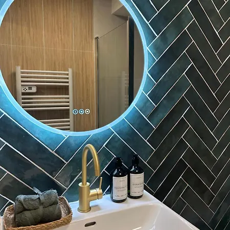 Carre D'or - Private Garage アパート